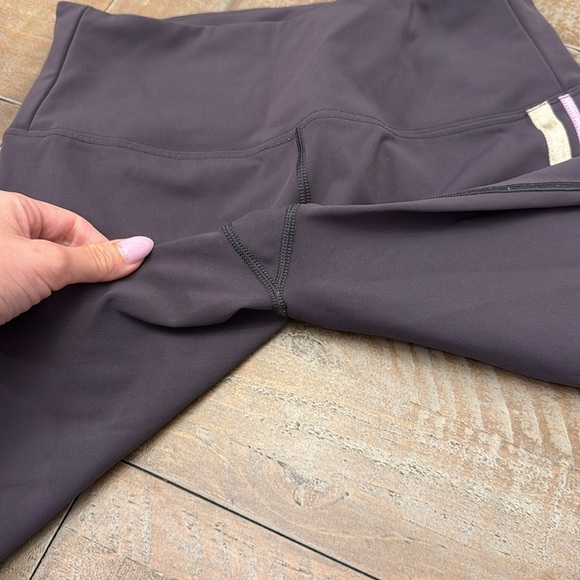 Revolve Movement Freestyle Rise Legging in Dark Purple
FREE PEOPLE - Picture 7 of 15